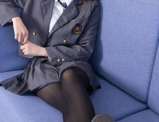 BoBoSocks袜啵啵 – 偷偷告诉你，思思的肉丝图包值得下载，保证让你惊艳！