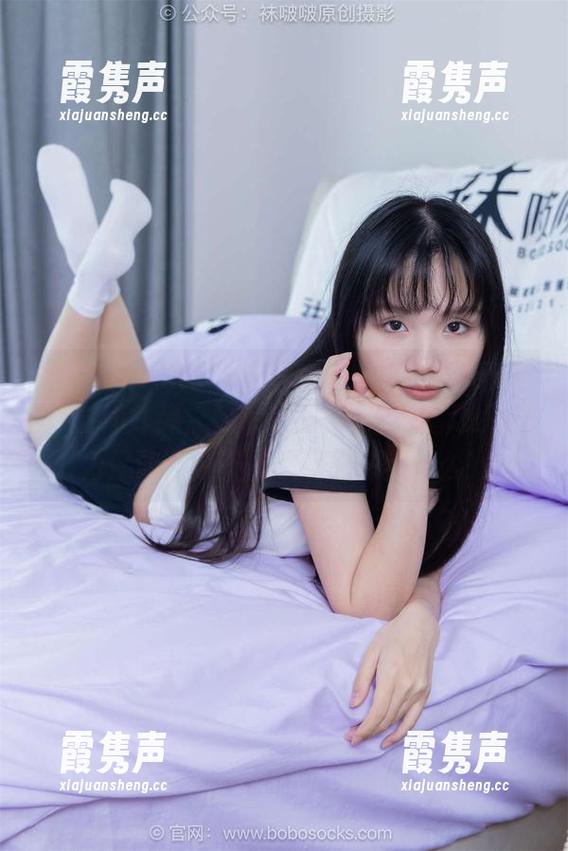 BoBoSocks袜啵啵 - 匡威板鞋+稚予写真=时尚炸弹，快来下载，走到哪都是吸引力！让人忍不住想问你在穿什么！