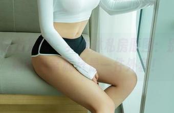 UGirls尤果网 – 乔依琳私房原图：别以为她的日常就只是一件外套！