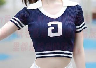 Xiuren秀人网 – Mina米娜的海边写真，一份资源，恍若置身在初夏的清晨，空气里都是咸咸的味道。