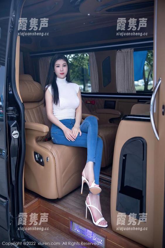 Xiuren秀人网 - 户外图包——baby嘉茵教你如何用自然反衬出她的美