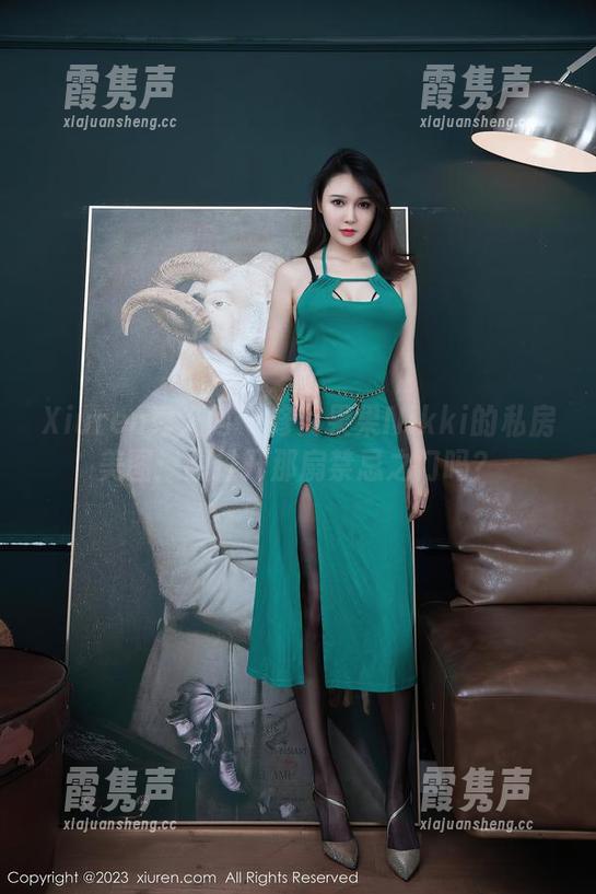 Xiuren秀人网 - 修女果果Nikki的私房美图：想推开那扇禁忌之门吗？