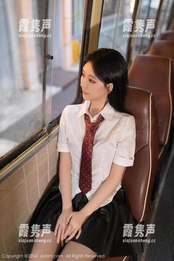 Xiuren秀人网-盼盼龙女sunny Xiuren秀人网 - 当盼盼龙女sunny穿上职业装,图包里的职场传奇欢乐不断!