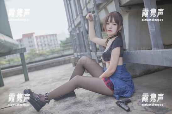 Yoko宅夏 走进Yoko宅夏的写真世界,索尼子旗袍闪烁着不为人知的魅力,真有种想要深探的欲望。