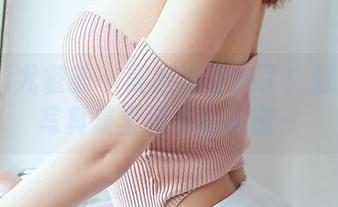 YouMi尤蜜荟 – 美腿资源来了！张雨萌在写真集里漫步的秘密～