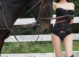 YouMi尤蜜荟 – 后院小花魁黄乐然，免费写真让你想一探究竟！