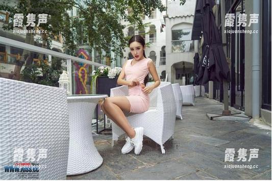 aiss - 照片集：索菲的浴室探险——她真的需要点泡沫吗？