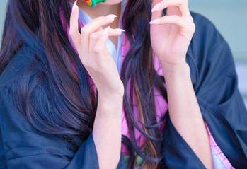 kitaro绮太郎捕捉的定制瞬间：运动服女孩深蓝的暖光