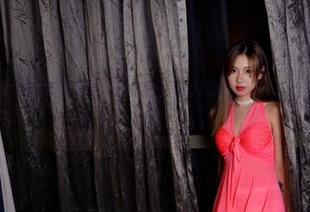 pans – 这就是金熙的制服：原图让人心跳加速，注意力停留的几秒…