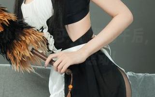 丽柜 – 小琳琳图包：慵懒的午后，更新状态就是不想动！