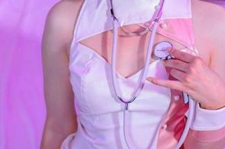 轻松获取！你夏夏的碎花围裙免费写真，堪称夏日仙境！