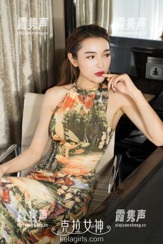 克拉女神 - 薇薇的短裙写真，这样的分享，你绝对不想错过的‘意外’！