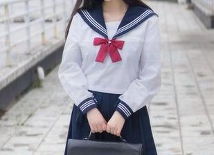 伊莉亚在兔玩映画的最新美图中，完美诠释了‘春天的气息’！从头美到脚！