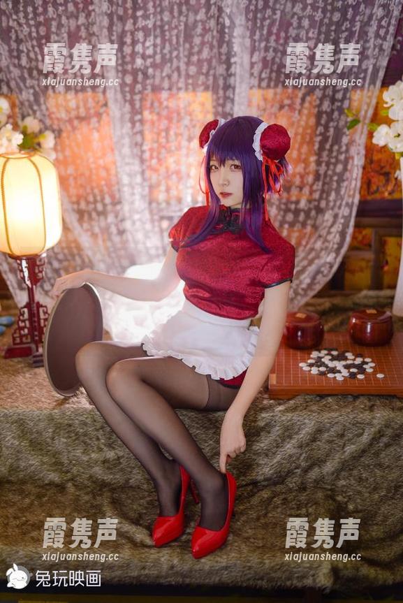 尝试浴缸里的和服，兔玩映画这组照片合集让人忍不住想要跳进去，尤其是在这样的氛围里。