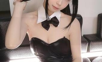 加藤惠兔女郎：十万珍吱伏特让你看到的全高清诱惑！