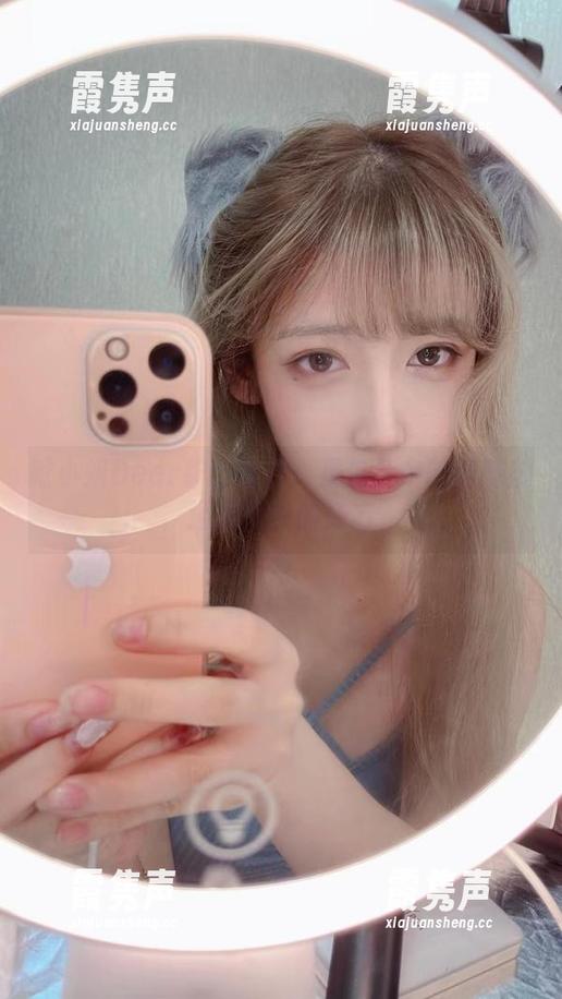 啾小妍Deer 啾小妍Deer护士写真:是生活中的调味剂,还是梦中的药方?