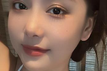 微密圈 – 银色吊带裙与奶雯的无圣光奇遇记，真的是光与影的实验合集。