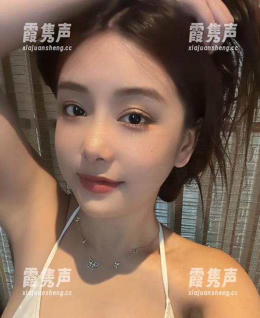 微密圈 - 银色吊带裙与奶雯的无圣光奇遇记，真的是光与影的实验合集。