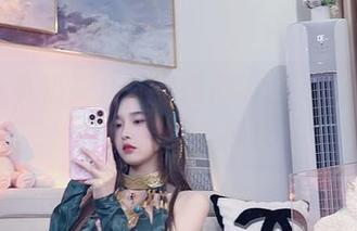 透视小小奶瓶儿的纯欲吊带，先看了再说的不一定是我！