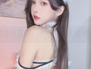 在线的女仆写真：小小奶瓶儿的绝妙演绎