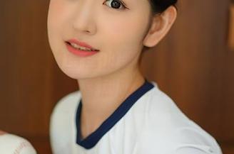 尤蜜荟 – 您的蛋蛋的黑白写真：原图下来，人间喜剧就在眼前！