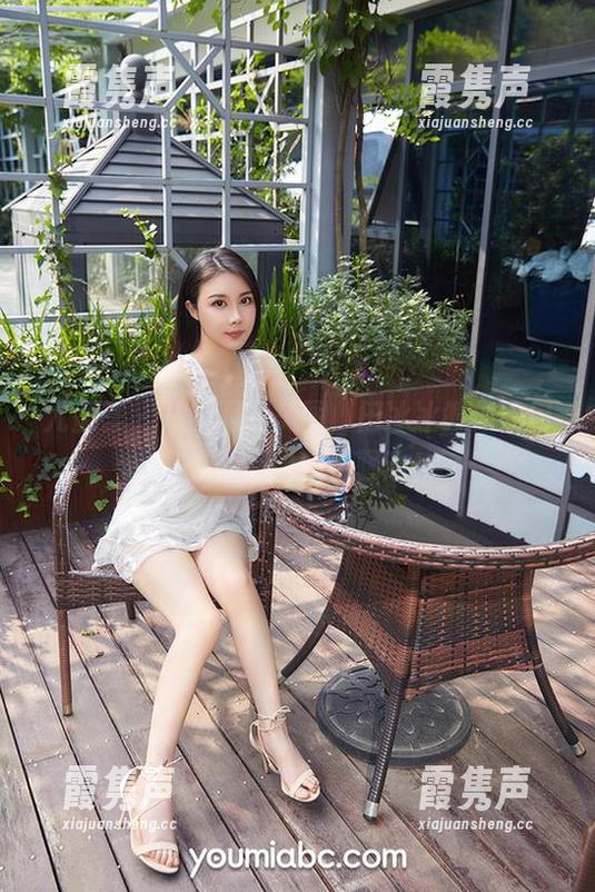 尤蜜荟 - 从制服到美图，田冰冰教你如何在办公室引起小骚动！