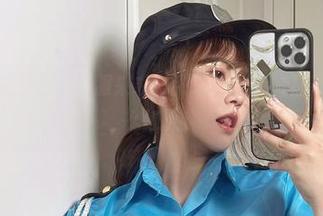 微密圈 – 油亮黑丝制服来袭，张思允nice套图下载就是这么撩人！