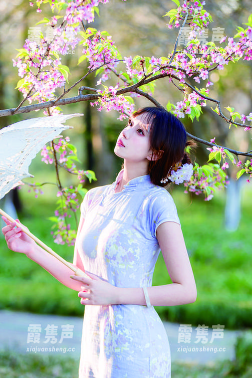 念雪ww 快来抢占念雪ww的蕾姆兔女郎作品集分享,别让她一个人开心!