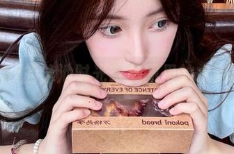 怡子yiii的泳池时光：美图里的水滴与阳光