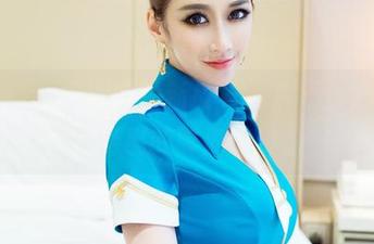 推女郎 – 郑瑞熙最新皮衣照片,仿佛光影中走出的时尚女神。