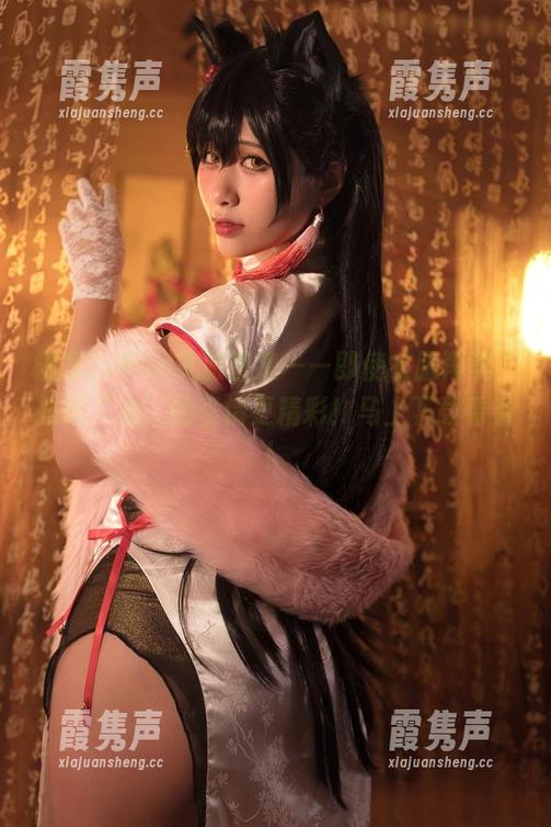 柘烟Zuken礼服图集——即使衣服再美，搭配“怂”的表情更精彩！马上下载看看！