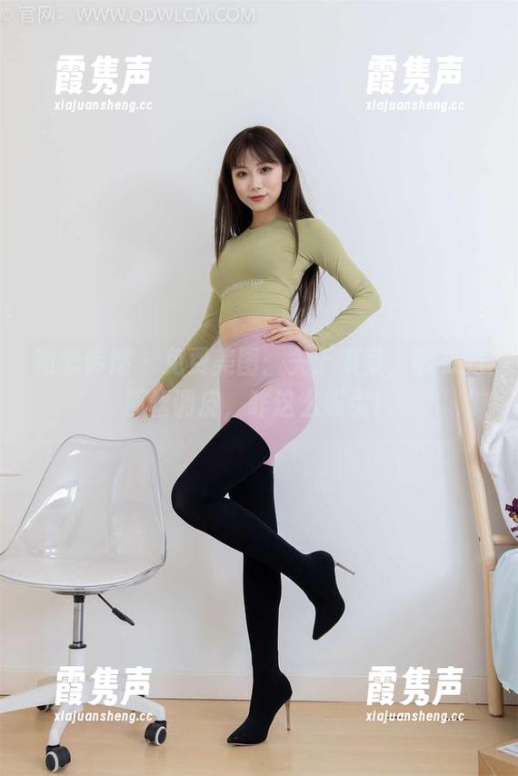 物恋传媒 - 免费美图：关于菜菜，睡衣的那丝调皮，咋这么吸引！