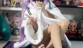 白栎Shirly来发糖了:丰川祥子校服写真分享,越看越上瘾!