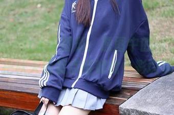 秀人网 – 万圣节图册：原图中的qiQi，竟然把秋天也装点得如此色彩斑斓！