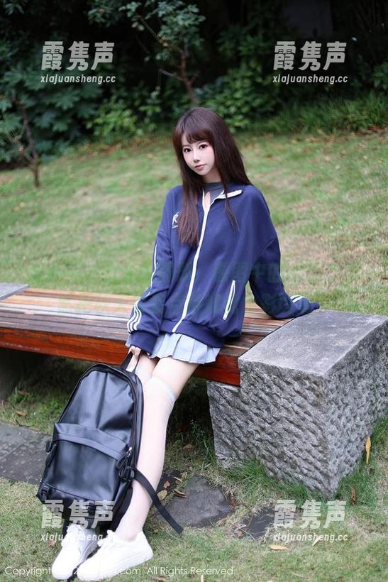 秀人网 - 万圣节图册：原图中的qiQi，竟然把秋天也装点得如此色彩斑斓！