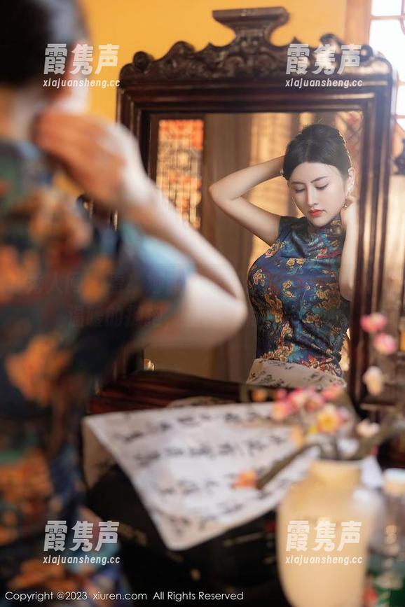 秀人网-娜露 秀人网 - 看!娜露的圣诞作品,像是一个温暖的拥抱,虽然还有点冷意!