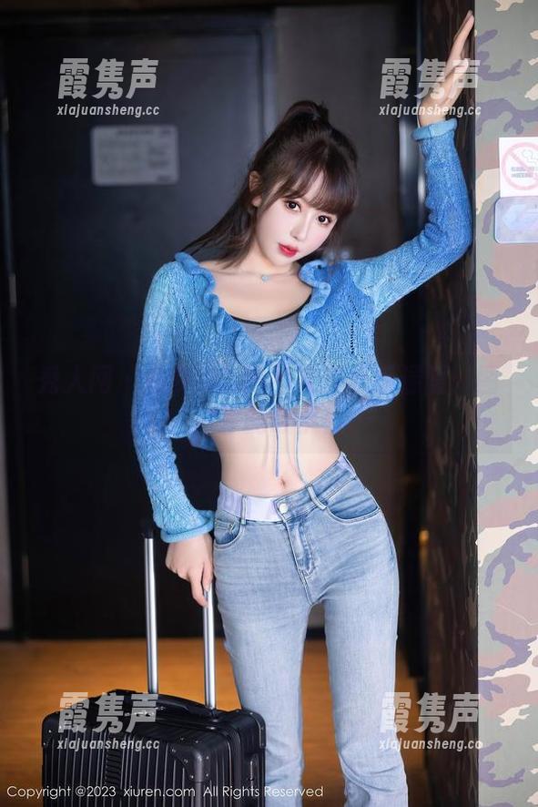 秀人网 - 在梦心玥的毛衣里感受温暖：图片里的故事！