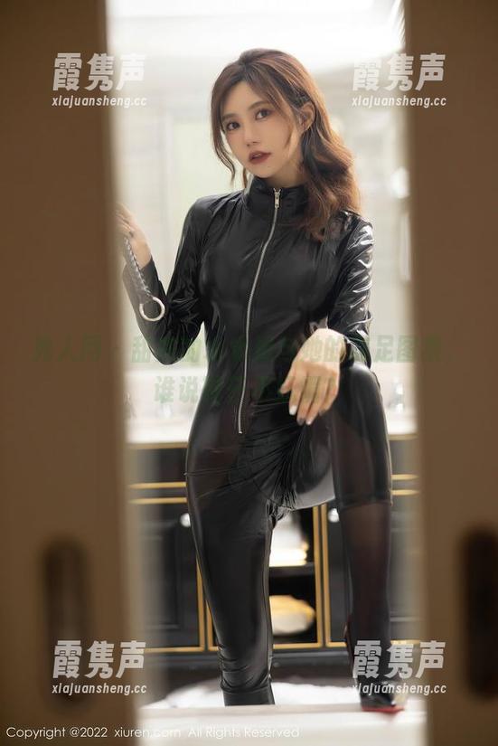 秀人网 - 甜美的水水姐与她的美足图集，谁说靴子不妩媚？