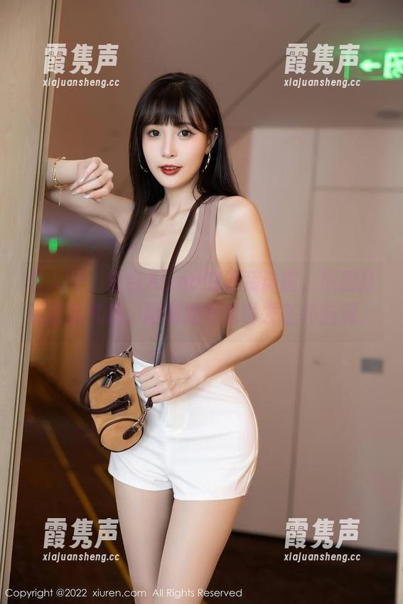 秀人网-白白Alina 秀人网 - 白白Alina的泳装详情,原图打造清新气息,图册则可能引发各种脑洞。