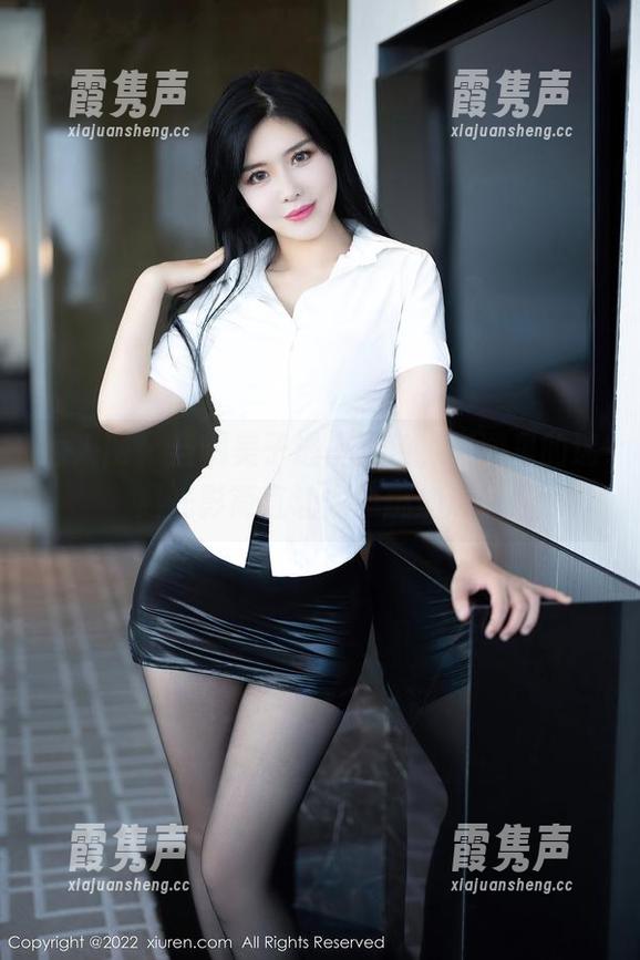 秀人网 - 当糯美子遇上黑色，套图里的迷离光影简直让人心跳加速！