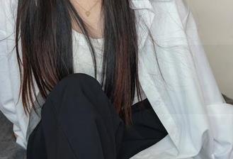 绮梦摄影 – 小艺最新作品：学姐，快来感受这潮流的风向标！