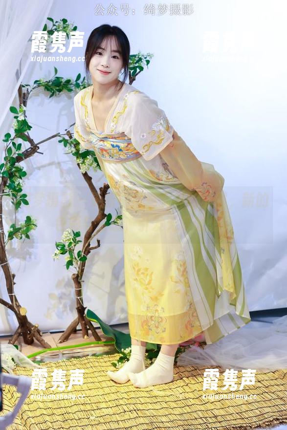 绮梦摄影 - 更新！章章女神的套图，新的色彩与姿态，引发无尽联想。