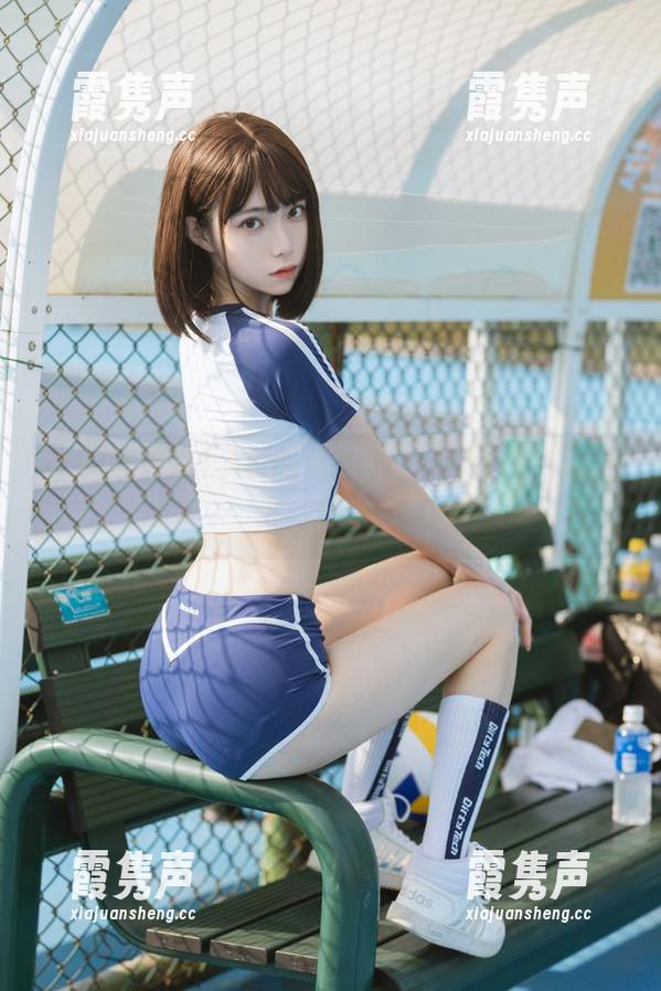 丝袜与许岚LAN的魅力：一组写真，无法抵挡的吸引