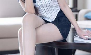 语画界 – 小海臀Rena的美腿宣言：无圣光下，魅惑无处不在