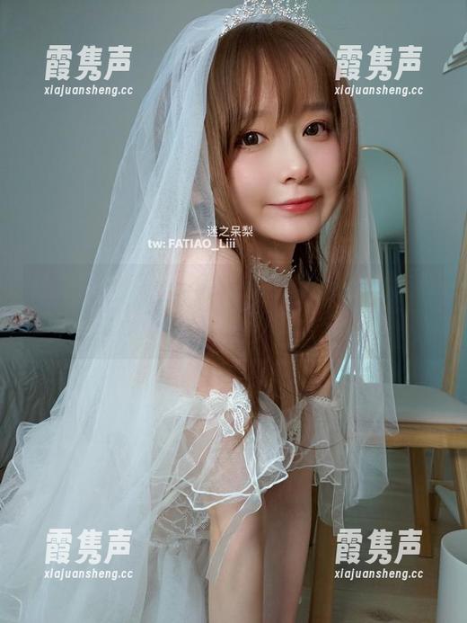 迷之呆梨的套装原图，感觉这衣服在暗示我：‘穿上我，成为明星吧。’