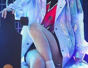 铁板烧鬼舞wVS大凤毒苹果：私拍界的绝妙碰撞