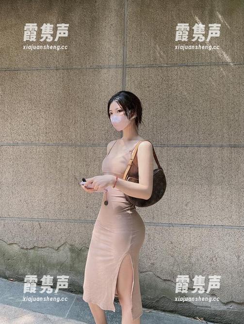 陈妮妮UNI 微密圈 - 看!陈妮妮UNI的纯欲小护士魅力,最新图片更新瞬间吸引!