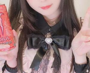 “霜月shimo的水手服更新：她的冒险比我想的还要多！”——看看她这次又经历了什么吧！