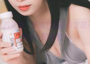 韶陌陌的美腿，高清写真让你赞叹不已，快来一睹为快！