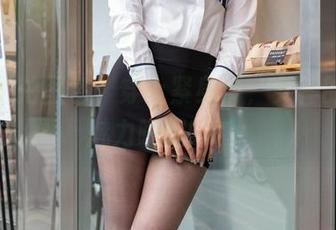 魔镜街拍图包：穿上紧身裤，女神的街头魅力瞬间UP！